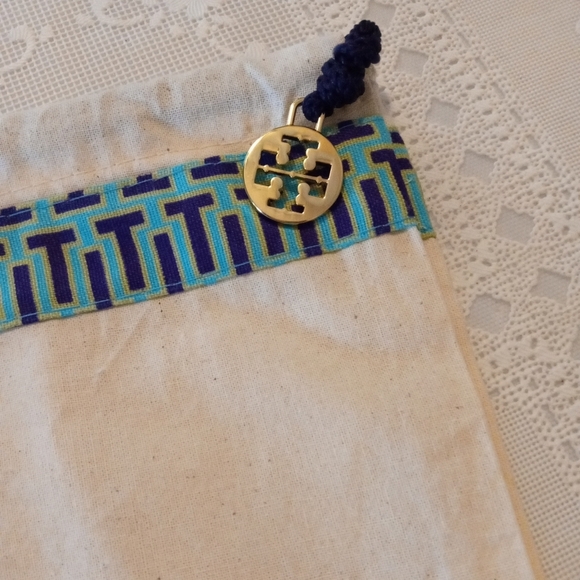 🆕 Tory Burch 12"x15" Drawstring DUST BAG for Shoes/Handbags w Logo Charm, New - Picture 3 of 6